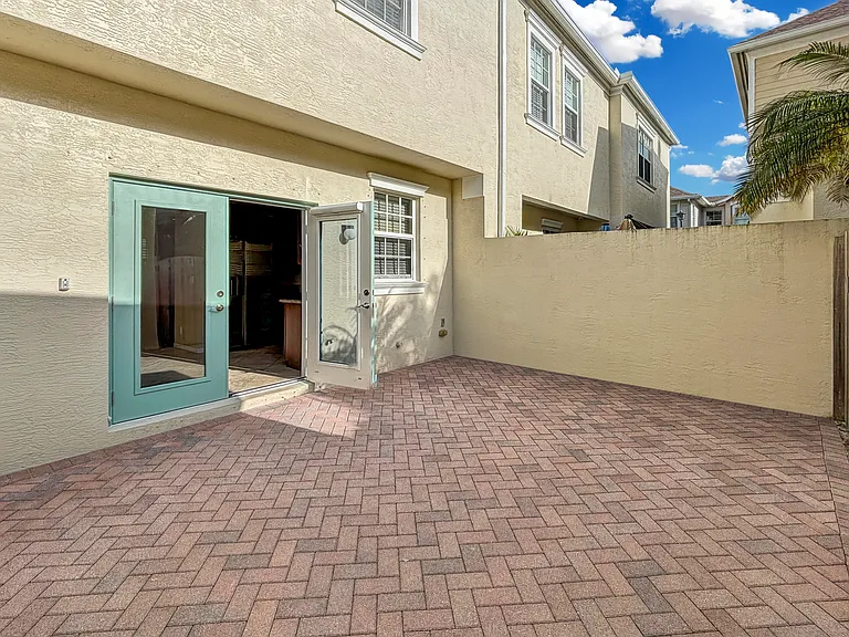 179 E Bay Cedar Cir — Photo 11