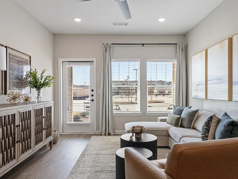 Whispering Pointe Apartments — Photo 49