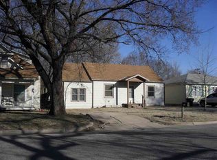 716 N 8th St, Arkansas City, KS 67005