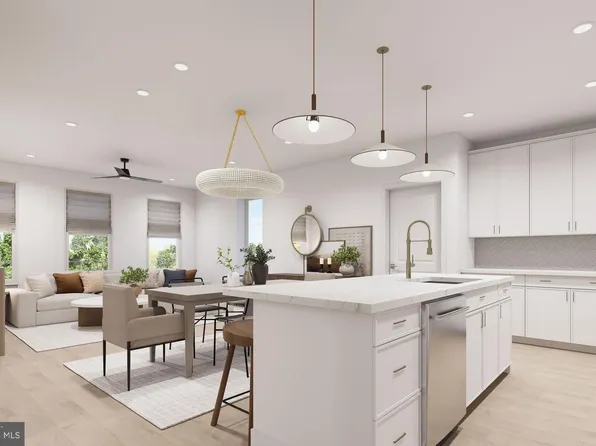 9475B Sprague Ave #7, Fairfax, VA 22031