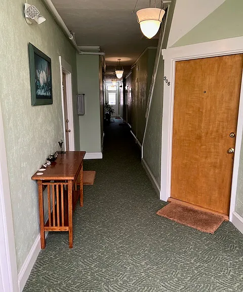 Staten AvenueApartments — Photo 7