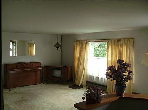 2nd image of 21 Valewood Dr