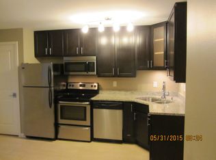 205 1/2 6th St APT 10, Coralville, IA 52241