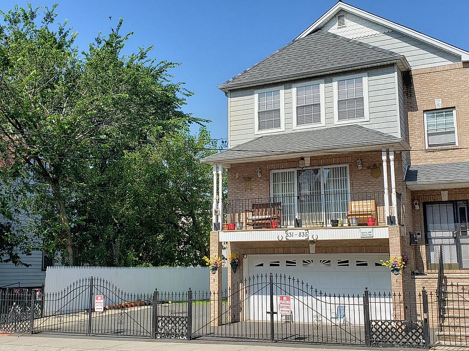 1st image of 831-835 S 15th St