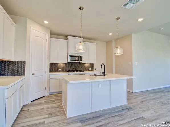 1822 Pining Street, New Braunfels, TX 78132