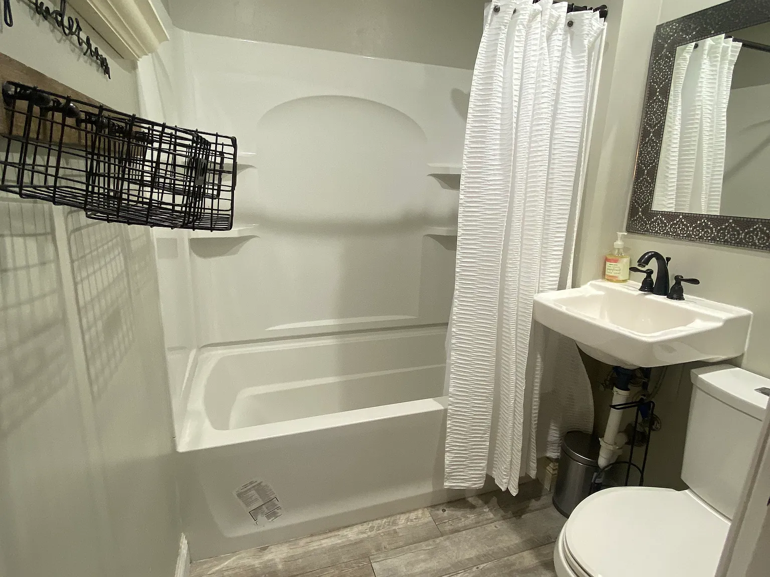 1 bed, 1577 sqft, $1,500 — Photo 4