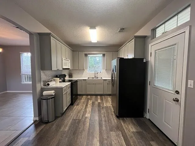 1175 Brompton Ct — Photo 18