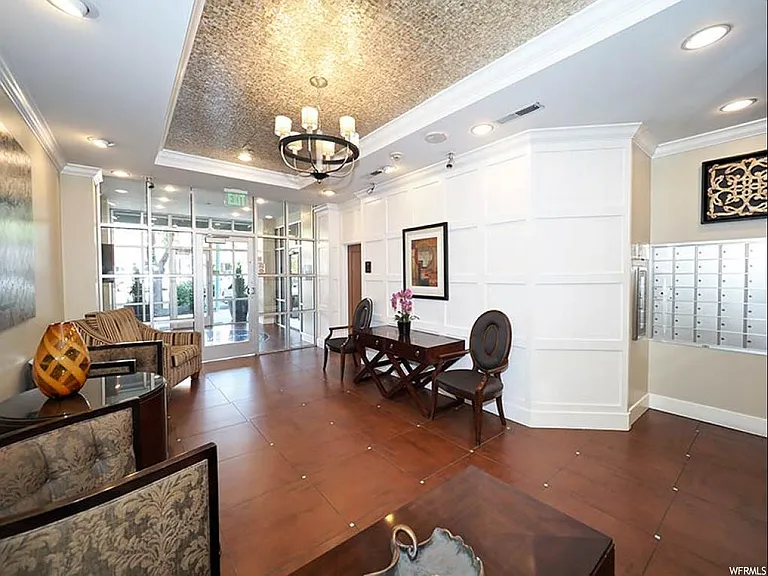 230 E Broadway St #804 — Photo 26