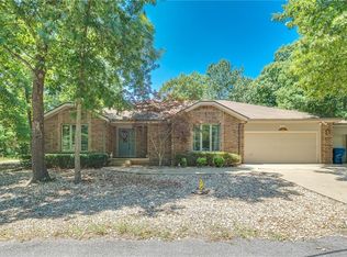 19 Dumfries Dr, Bella Vista, AR 72715