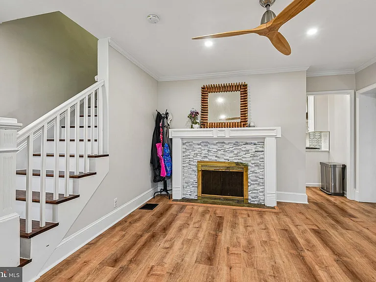 105 Dinsmore Ave — Photo 4