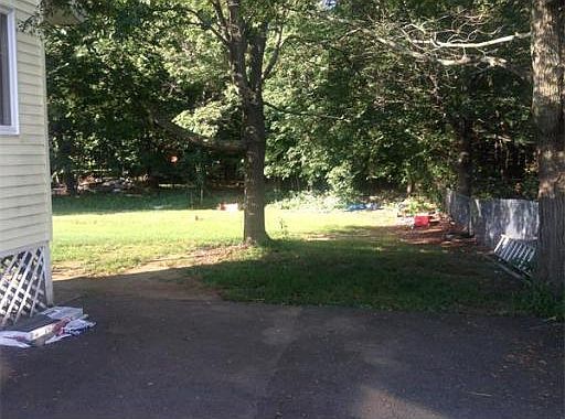 4th image of 10 Oak Ave