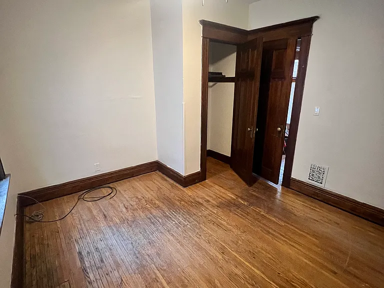 426 W Delavan Ave #UPPER — Photo 19