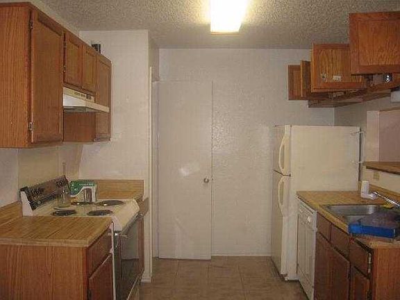 2nd image of 6004 Parkwood Dr #A