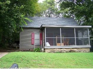 915 Cedar St, Van Buren, AR 72956
