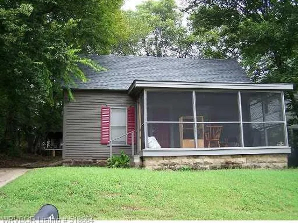 915 Cedar St, Van Buren, AR 72956