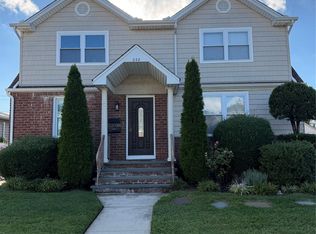 222 Colonial Ave Floor 2, Williston Park, NY 11596