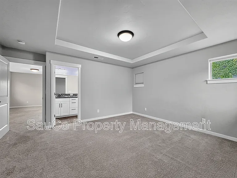 822 SE Bacarra St — Photo 15