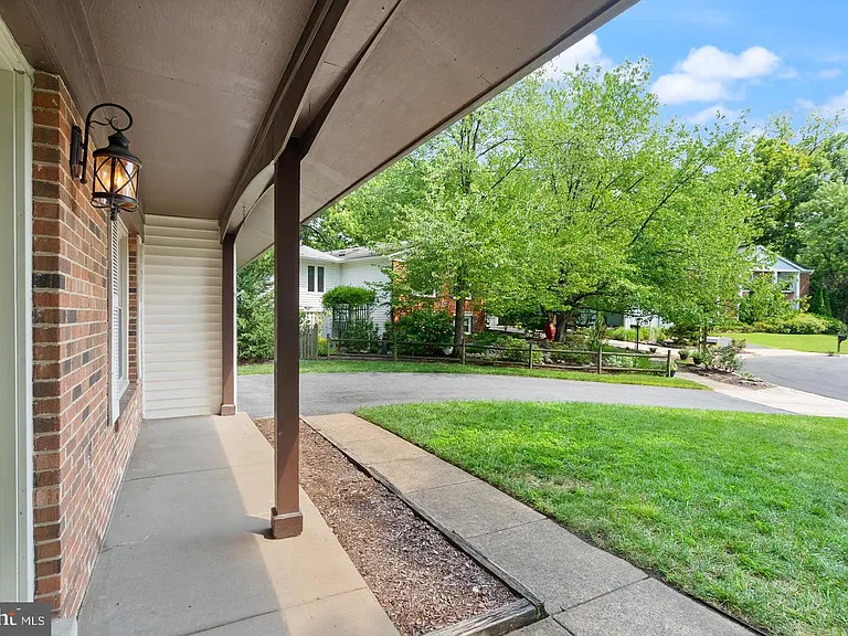 8902 Huxley Ct — Photo 72