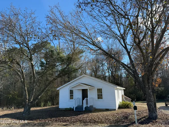 895 Stewart Road, Four Oaks, NC 27524