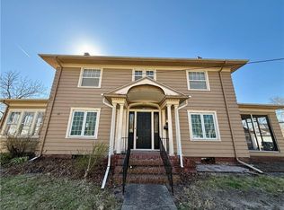 416 S 6th St, Burlington, KS 66839