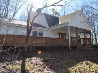 290 Skyview Ln, Mount Airy, NC 27030