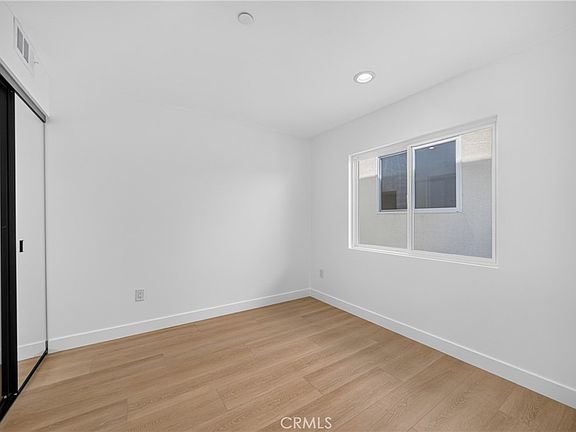 3rd image of 2937 1/2 10th Ave