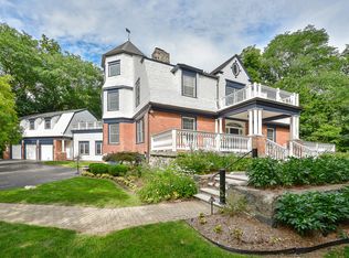 805 Oxford Rd, Ann Arbor, MI 48104