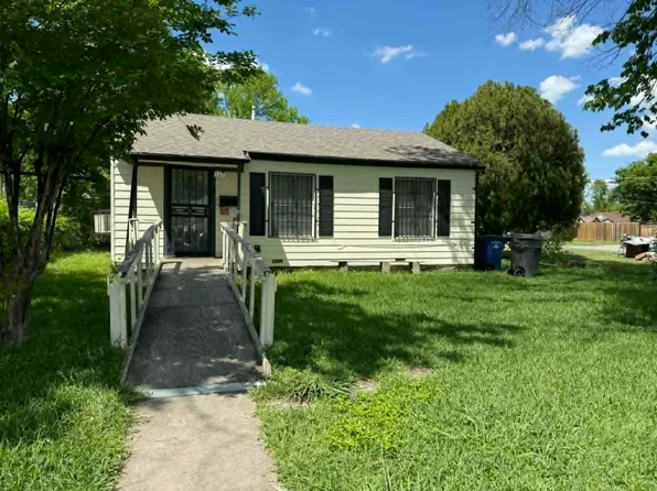 2671 Moffatt Ave, Dallas, TX 75216