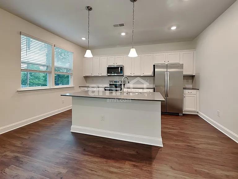 605 Rivermist Dr — Photo 3