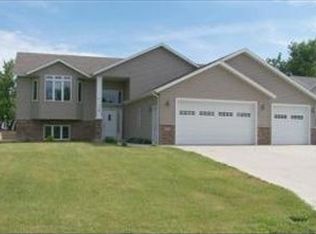 1195 20th St NE, Owatonna, MN 55060