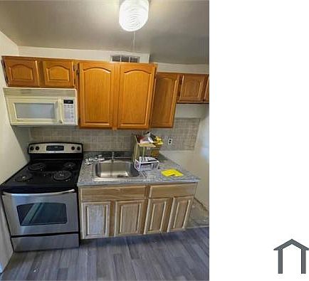 2nd image of 622 Van Cortlandt Park Ave