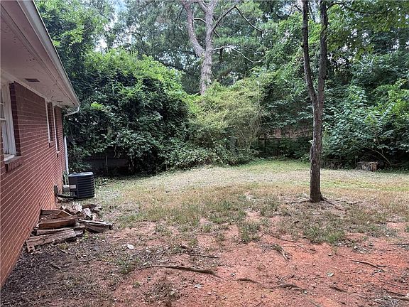 3rd image of 964 Myrtle St