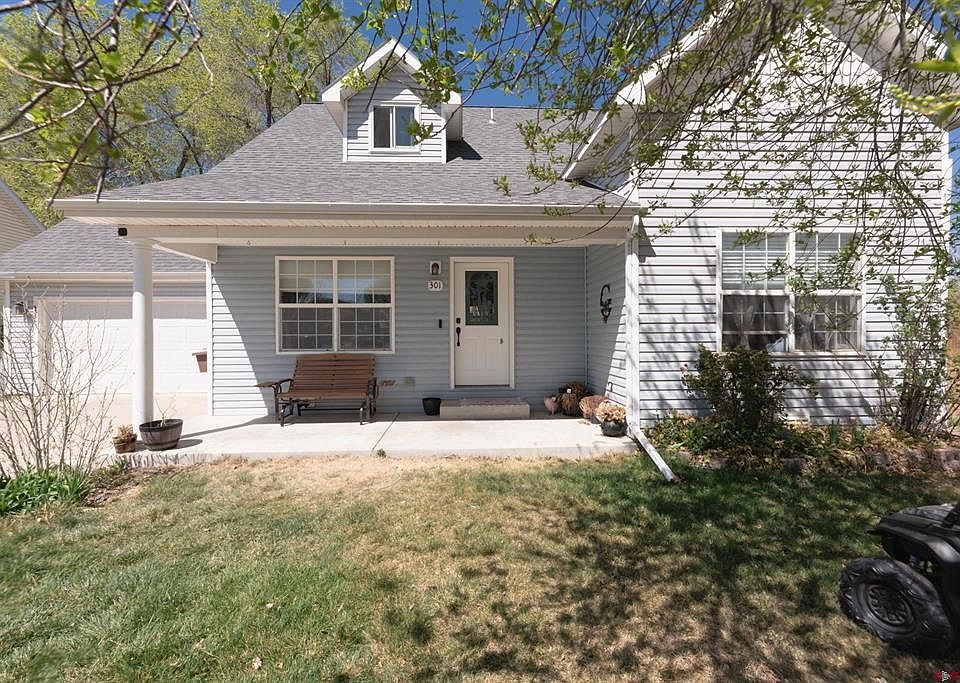 1st image of 301 Colonial Court