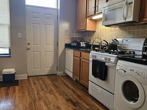 5th image of 7213 S Yates Blvd APT 3A
