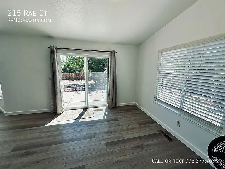 215 Rae Ct — Photo 12