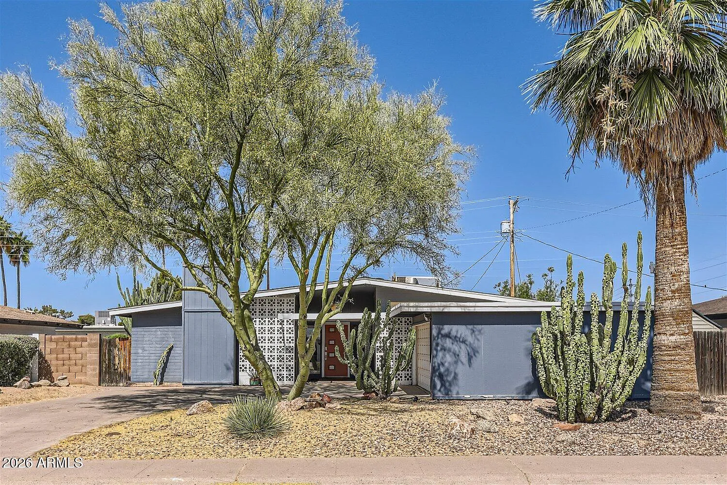 3 bed, 2.0 bath, 1533 sqft, $3,400 — Photo 2