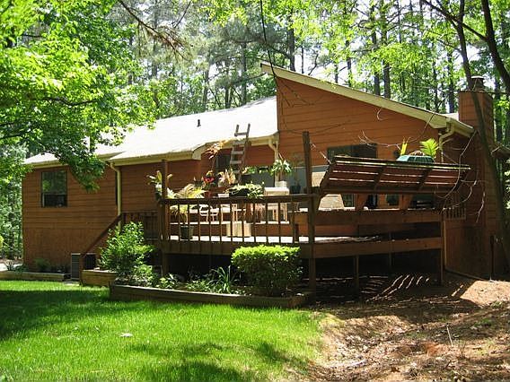 3rd image of 2544 Arthurs Ct NE