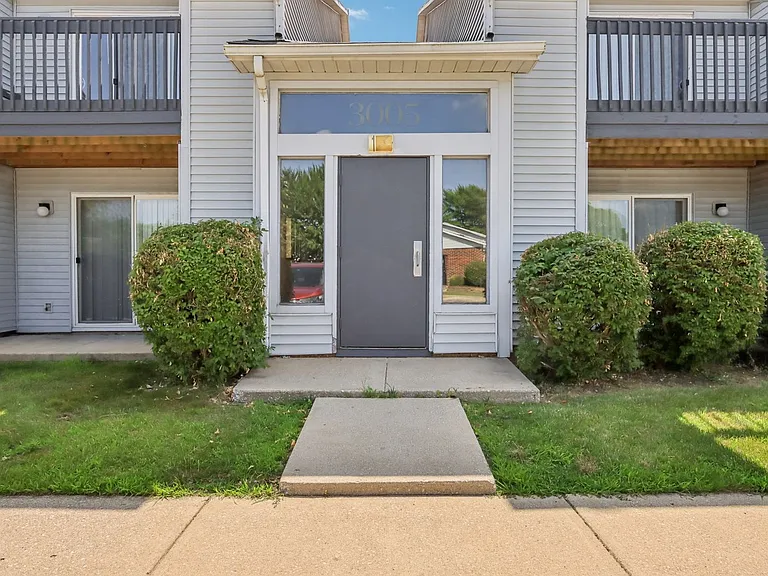 410 - WINDING BROOK APARTMENTS — Photo 15