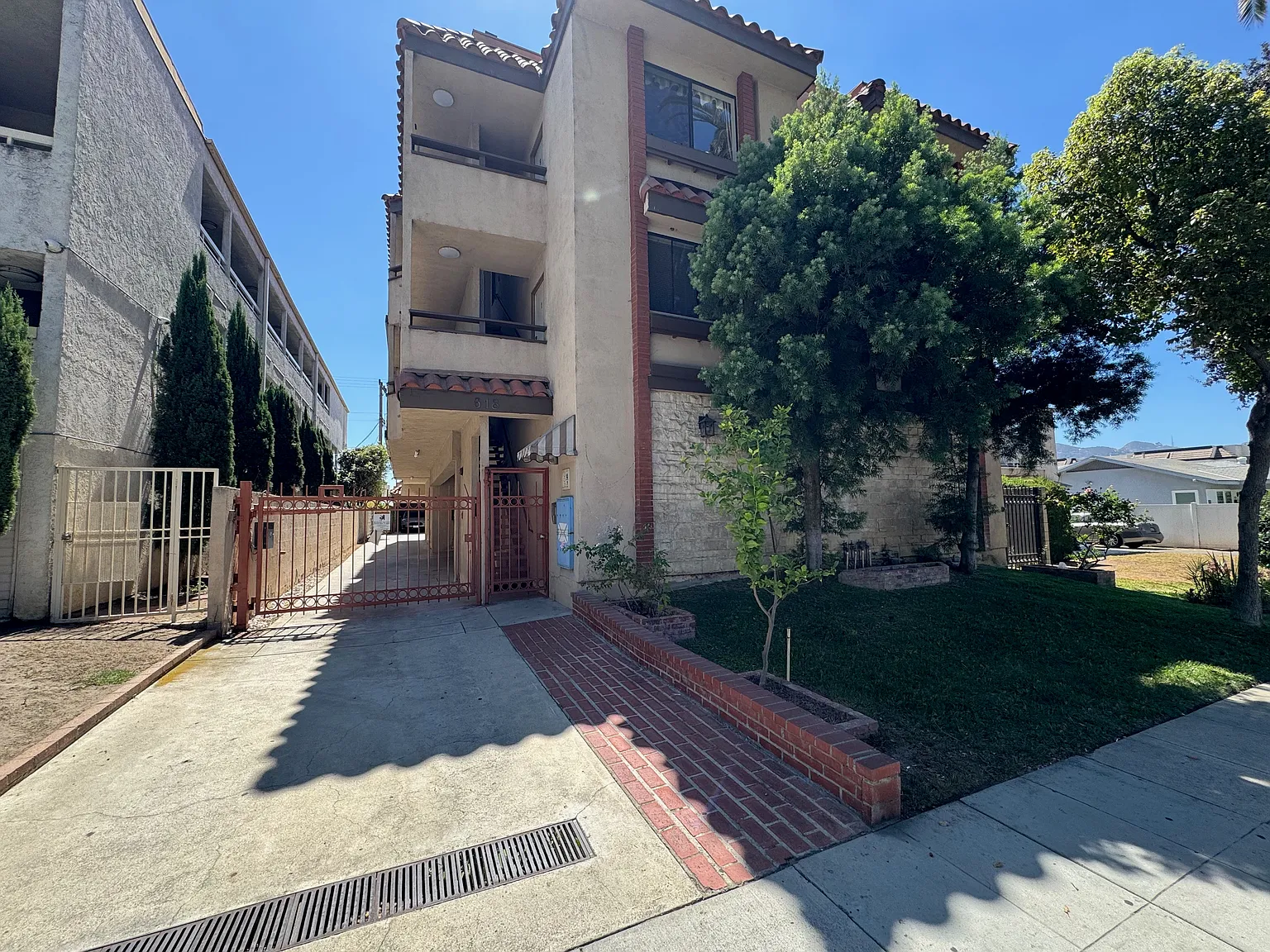 2 bed, $2,295 — Photo 1