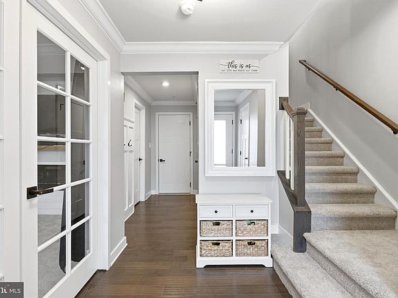 4th image of 6312 Osterley St