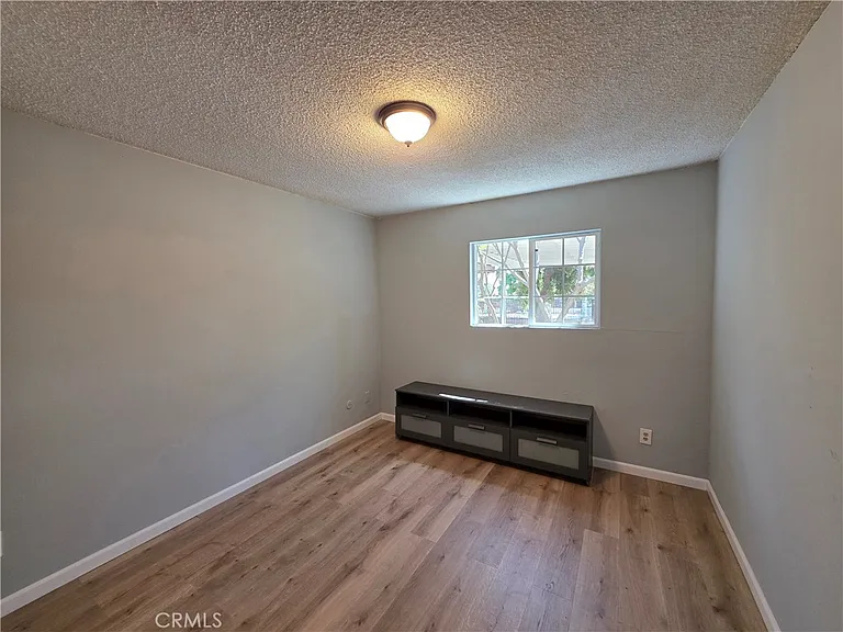8920 Haddon Ave — Photo 14
