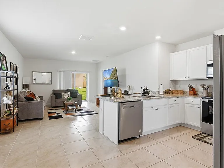 2735 Numa Falls Ave — Photo 10