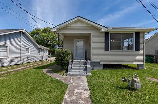 1st image of 747 Avenue E