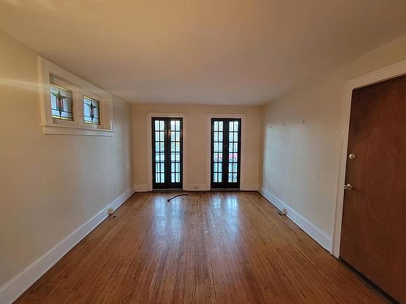 3rd image of 6134 S Grand Blvd APT 1S