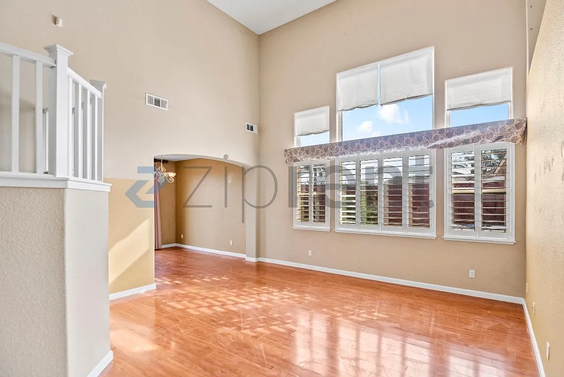 25 Zion Ct photo 1