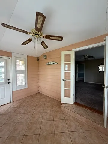 118 Country Club Dr #B — Photo 10