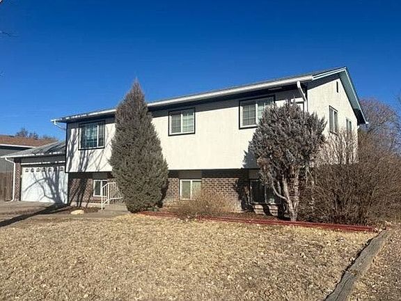 3rd image of 1109 Russell Ave
