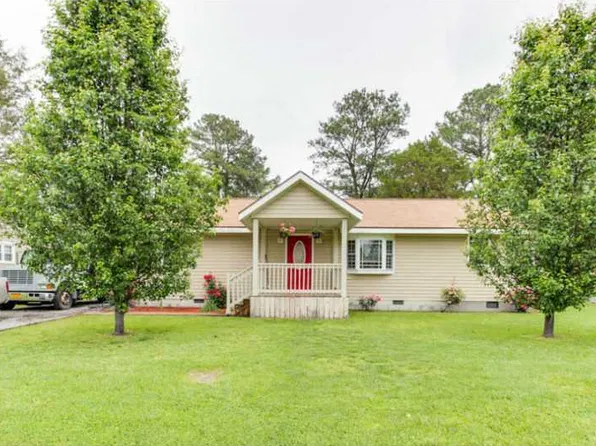 318 Bruce St, Suffolk, VA 23434