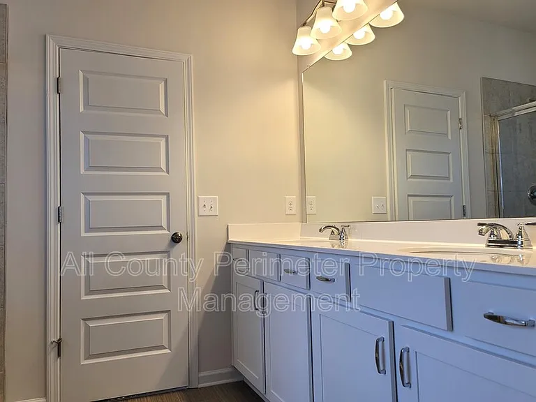 25 Rambling Oaks Dr — Photo 12