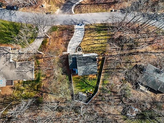 4th image of 925 Tamworth Rd